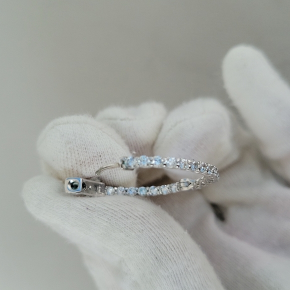 Kenneth Jay Lane Earrings - Picture 6 of 9